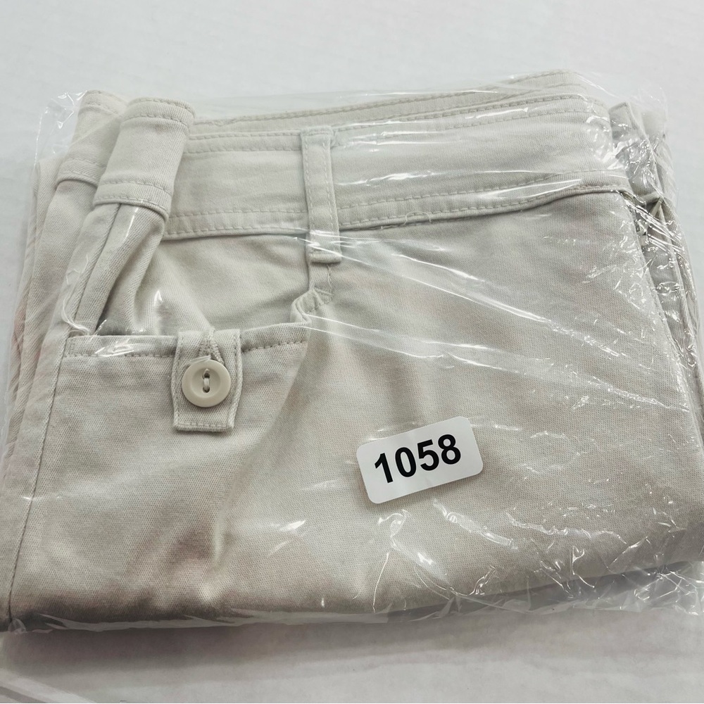 🤍 St. John’s Bay Bermuda Shorts – Classic Chic Staple 🤍 - Picture 9 of 9